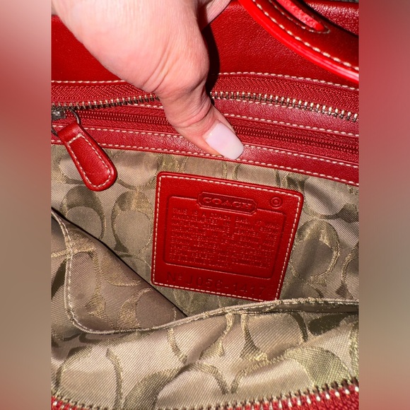 NWT - Red Coach leather shoulder bag - Picture 5 of 5